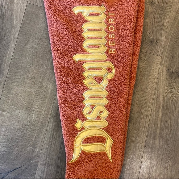 Disney Spirit Jersey Disneyland Fuzzy Joggers Size Large - Picture 5 of 6